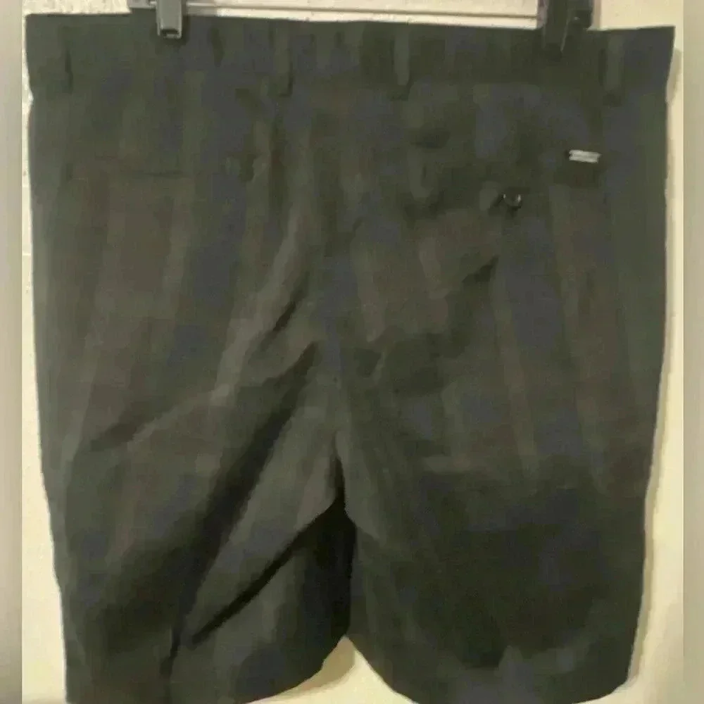 Greg Norman Black Plaid Size 38 Shorts.